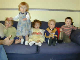 020305NMS_and_the_gang_at_Jills.jpg (32436 bytes)